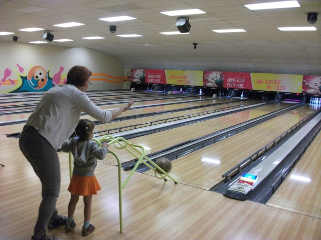 Ten pin bowling